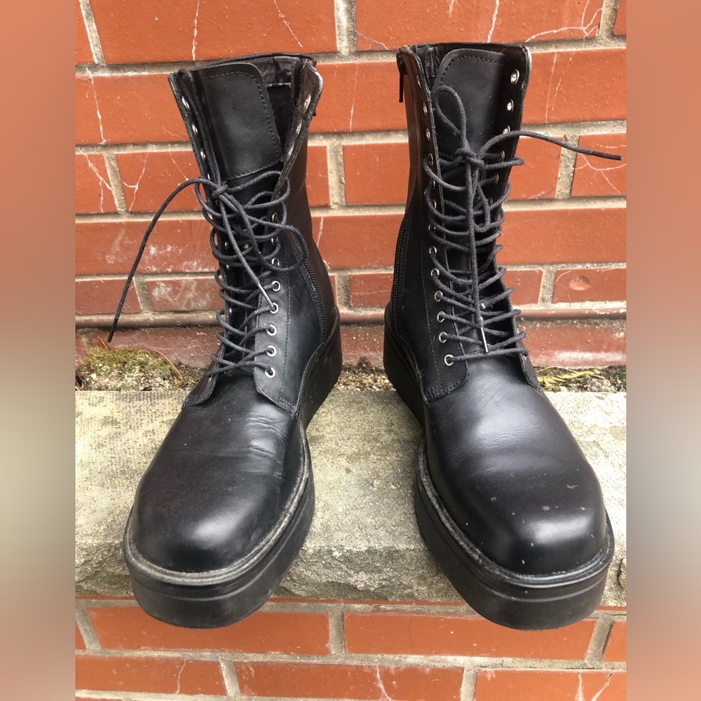 Vagabond Shoemakers platform stiff leather blackboots Women